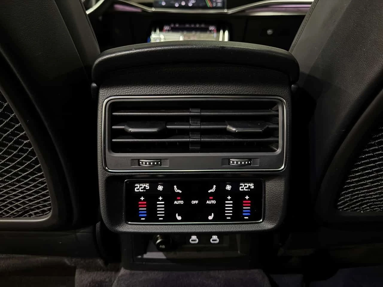 Audi Q7 S Line Technik Black Optics CARFAX, снимка 10 - Автомобили и джипове - 54092406