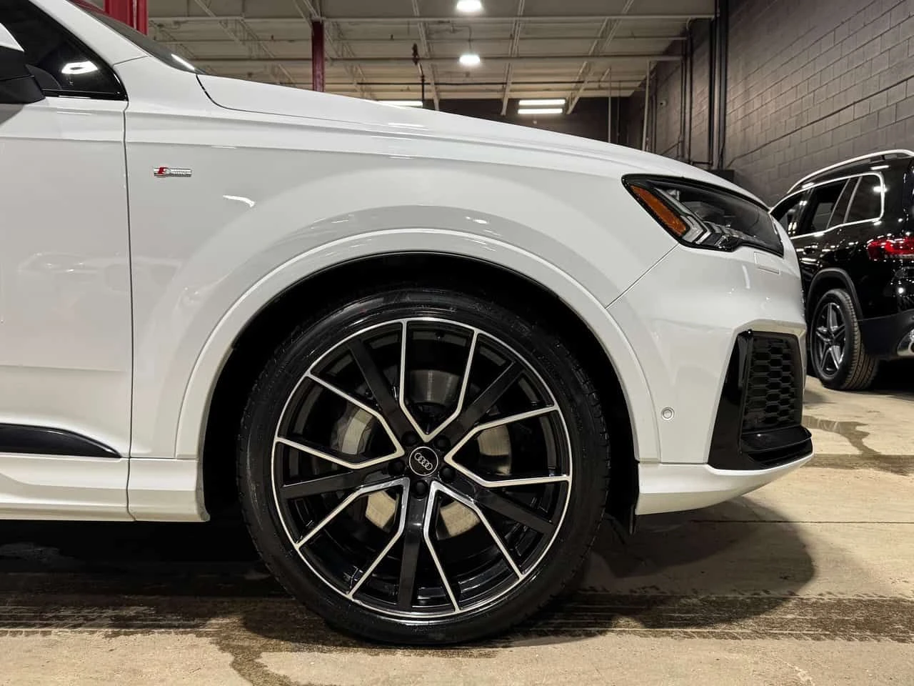 Audi Q7 S Line Technik Black Optics CARFAX, снимка 7 - Автомобили и джипове - 54092406