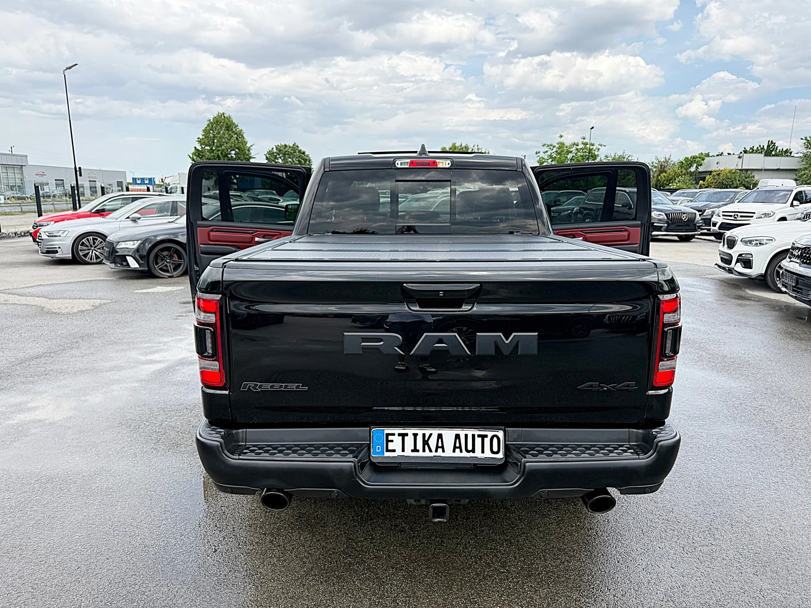 Dodge RAM 1500 5.7HAMI-REBEL-НА ВЪЗДУХ-ПАНОРАМА-КАМЕРА-LED-XENON!, снимка 16 - Автомобили и джипове - 54588510