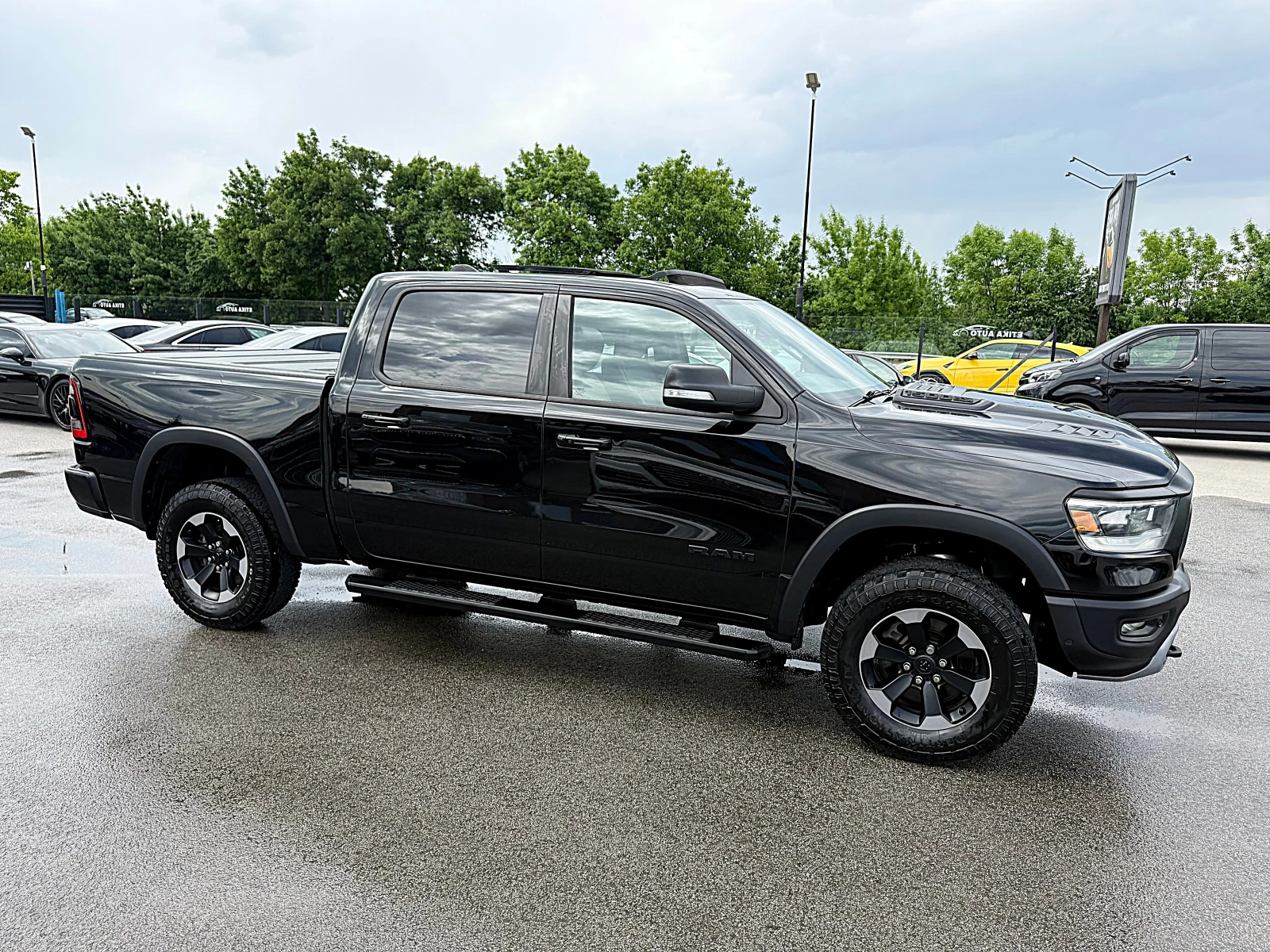 Dodge RAM 1500 5.7HAMI-REBEL-НА ВЪЗДУХ-ПАНОРАМА-КАМЕРА-LED-XENON!, снимка 2 - Автомобили и джипове - 54588510