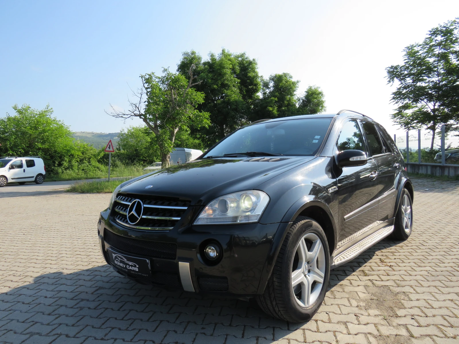 Mercedes-Benz ML 63 AMG * V8 ГАЗ/БЕНЗИН KEYLESS РЕГИСТРИРАН* 