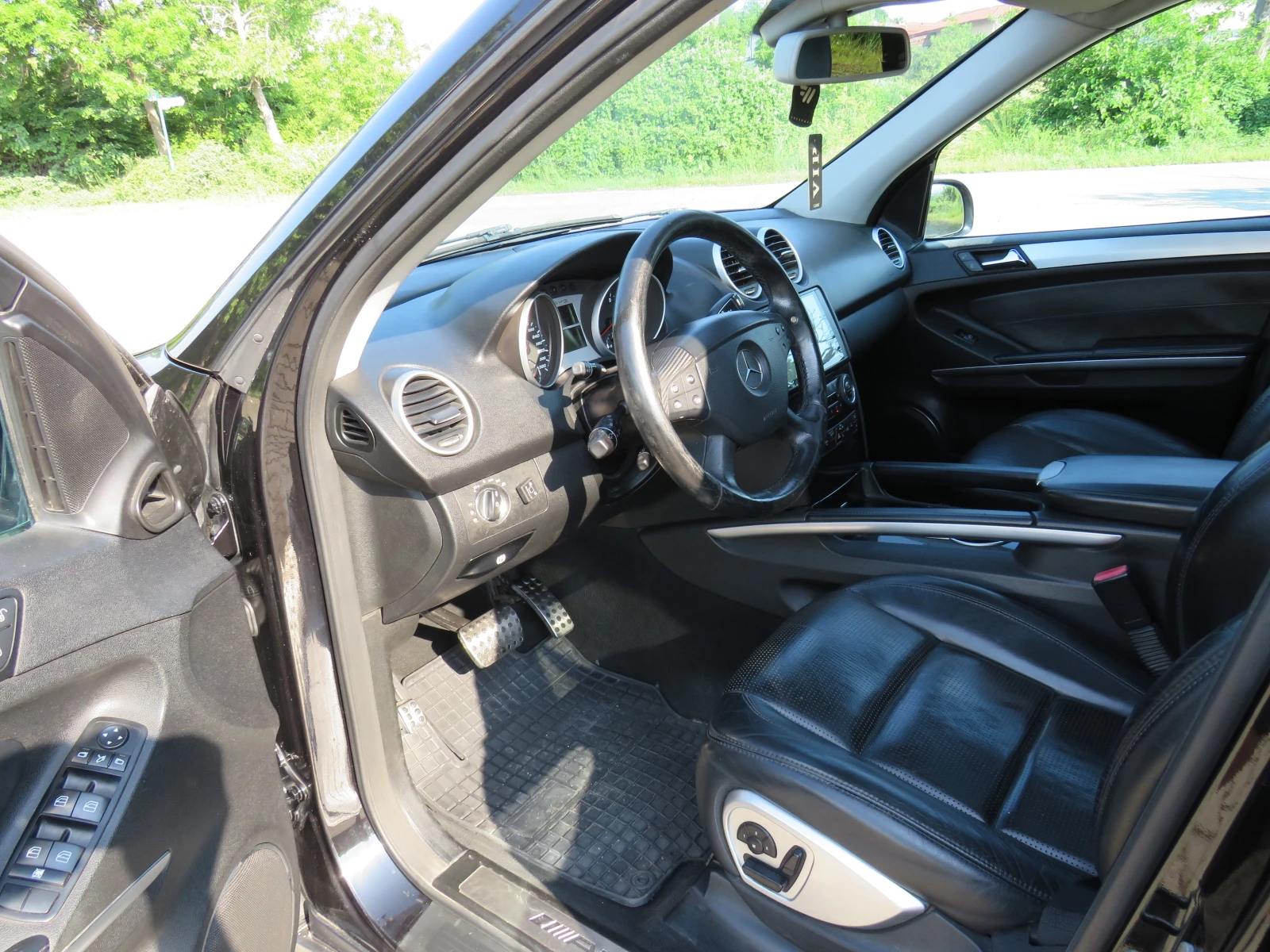Mercedes-Benz ML 63 AMG * V8 ГАЗ/БЕНЗИН KEYLESS РЕГИСТРИРАН* , снимка 9 - Автомобили и джипове - 54787303