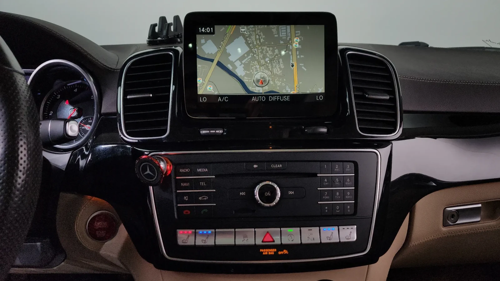Mercedes-Benz GLS 350 3.0 4MATIC, FULL, снимка 11 - Автомобили и джипове - 55011959