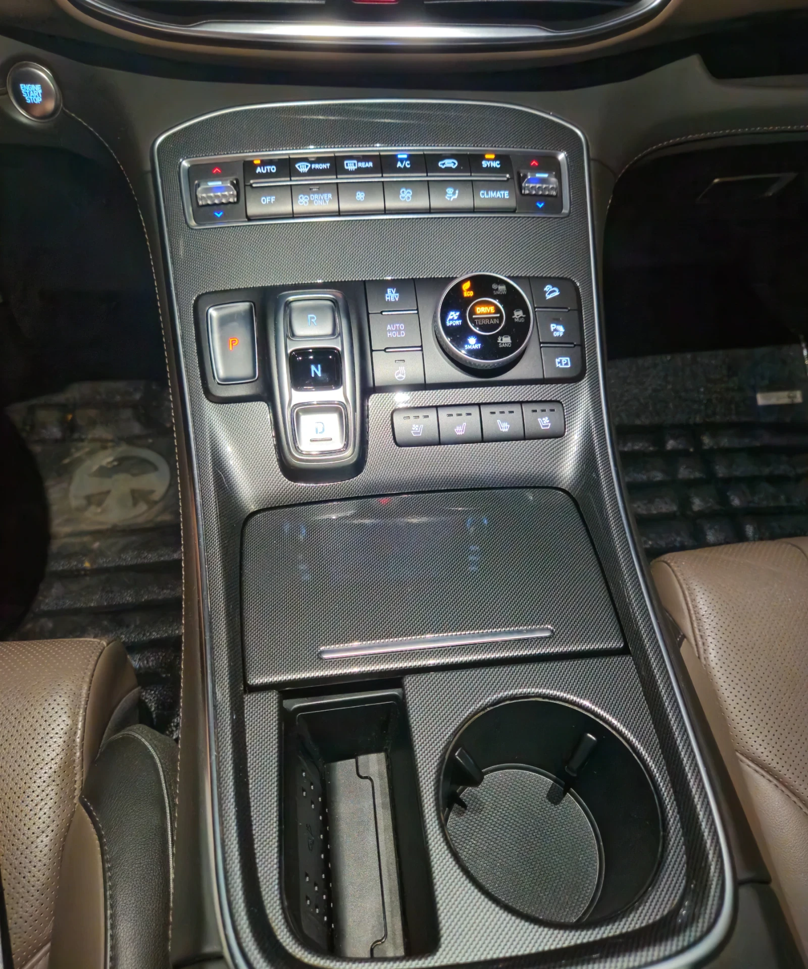 Hyundai Santa fe 1.6 T-GDI Plug-In Hybrid AWD, снимка 16 - Автомобили и джипове - 55133264