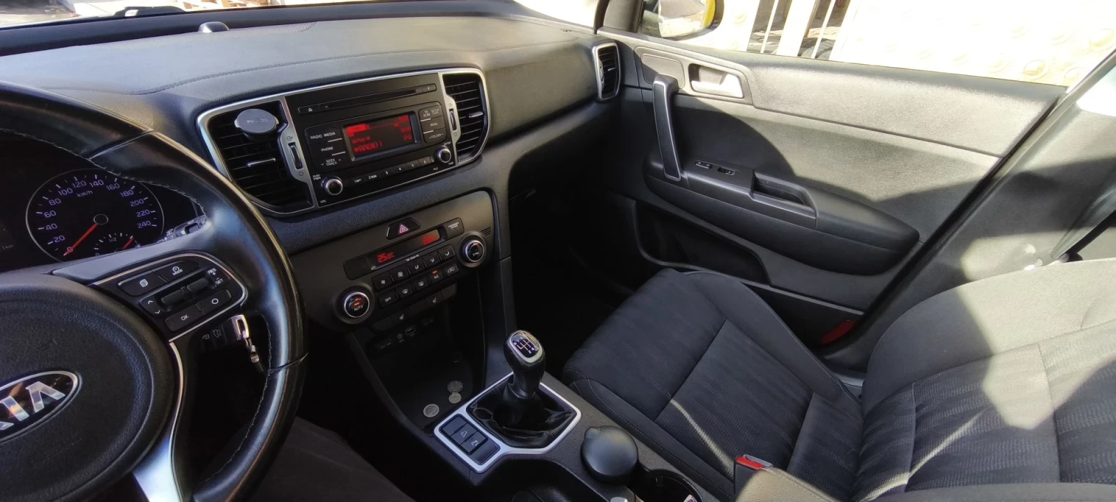 Kia Sportage, снимка 13 - Автомобили и джипове - 56640803