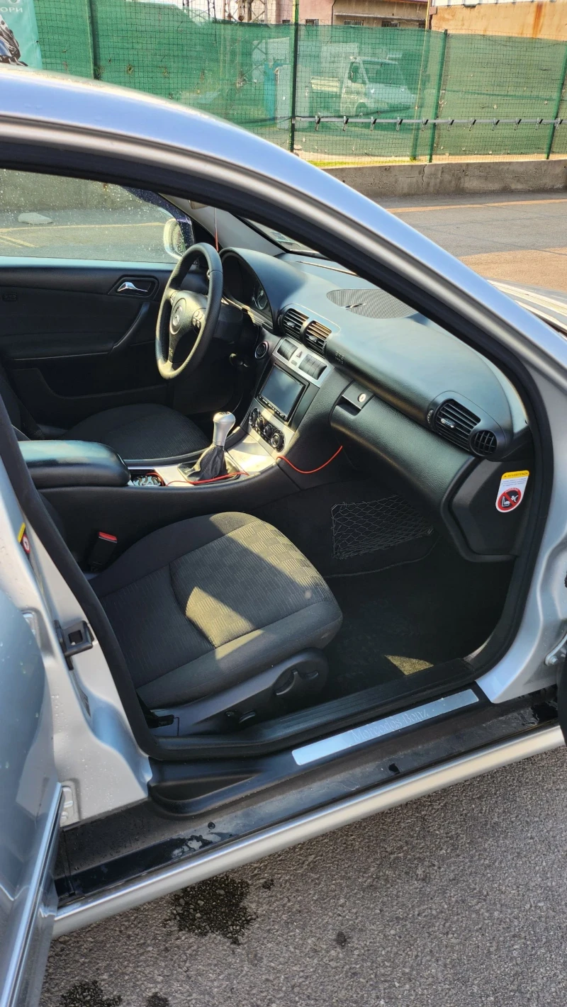 Mercedes-Benz C 220, снимка 11 - Автомобили и джипове - 48623221
