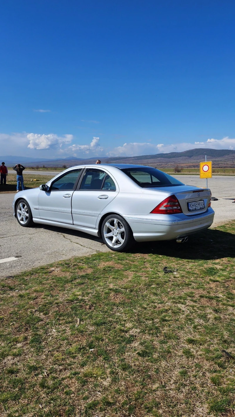 Mercedes-Benz C 220 Ръчка Sport Edition, снимка 6 - Автомобили и джипове - 46356013