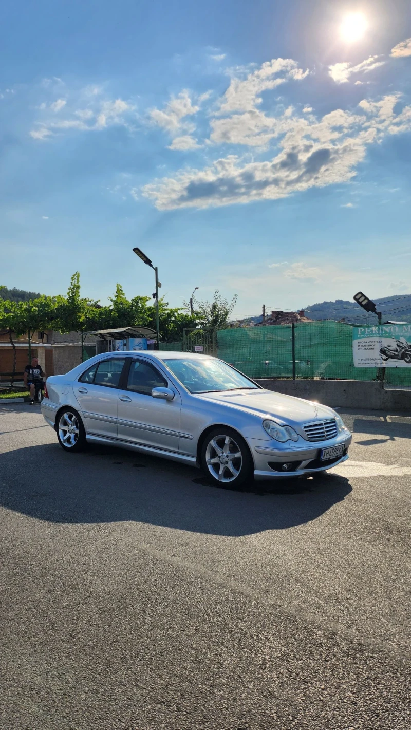 Mercedes-Benz C 220, снимка 8 - Автомобили и джипове - 48623221