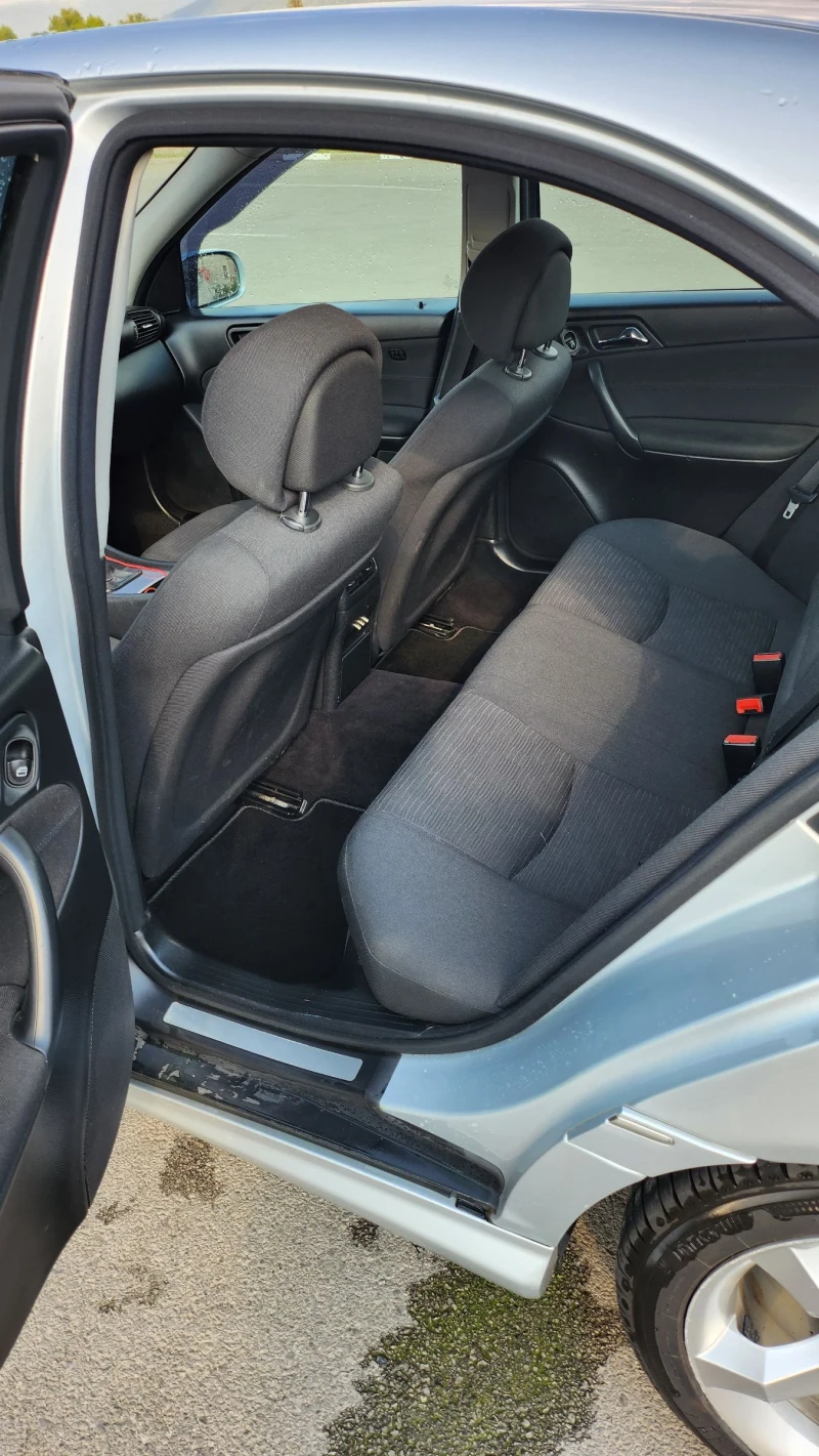 Mercedes-Benz C 220, снимка 12 - Автомобили и джипове - 48623221