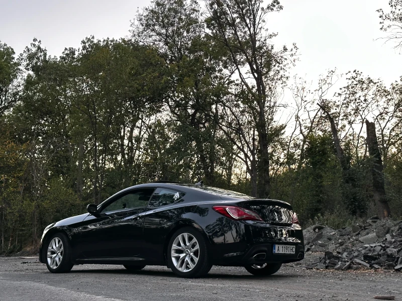 Hyundai Genesis Genesis coupe 2.0T premium , снимка 2 - Автомобили и джипове - 47912519