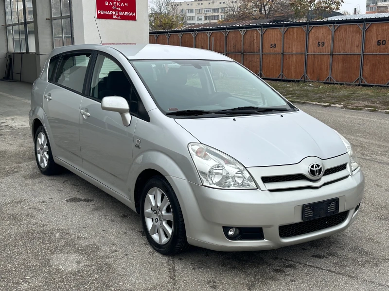 Toyota Corolla verso 2.0D4d Италия, снимка 10 - Автомобили и джипове - 47980663