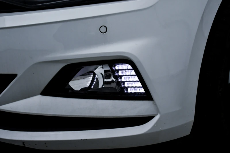 VW Polo 1.0I 95 kc. 2г.ГАРАНЦИЯ, снимка 8 - Автомобили и джипове - 49680391