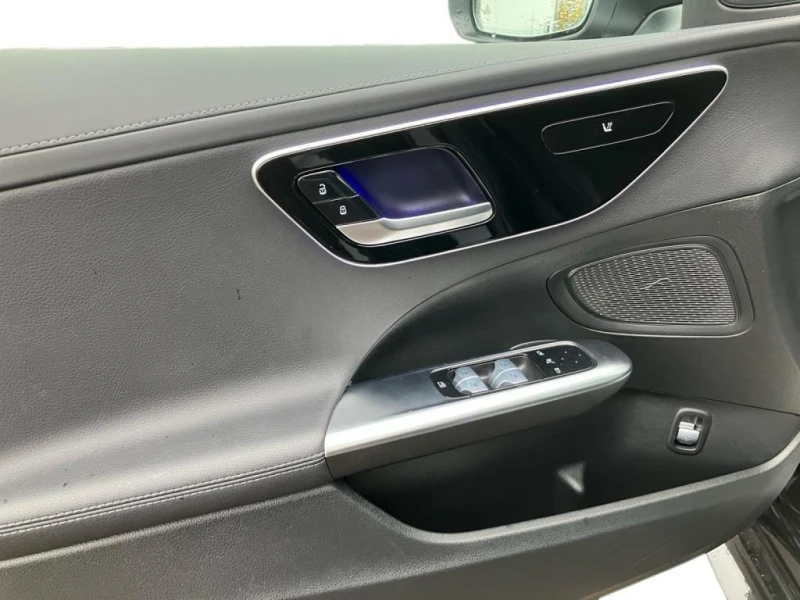 Mercedes-Benz C 220 D AMG LED 360-CAMERA KEYLESS-GO DISTRONIC, снимка 8 - Автомобили и джипове - 51924586