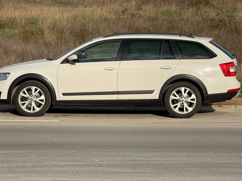 Skoda Octavia Scout, снимка 14 - Автомобили и джипове - 52695045