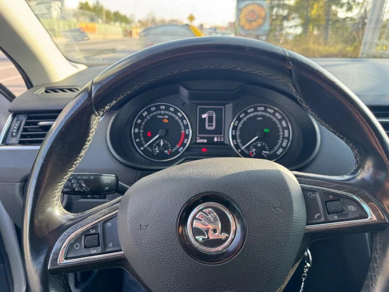 Skoda Octavia Scout, снимка 10 - Автомобили и джипове - 52695045