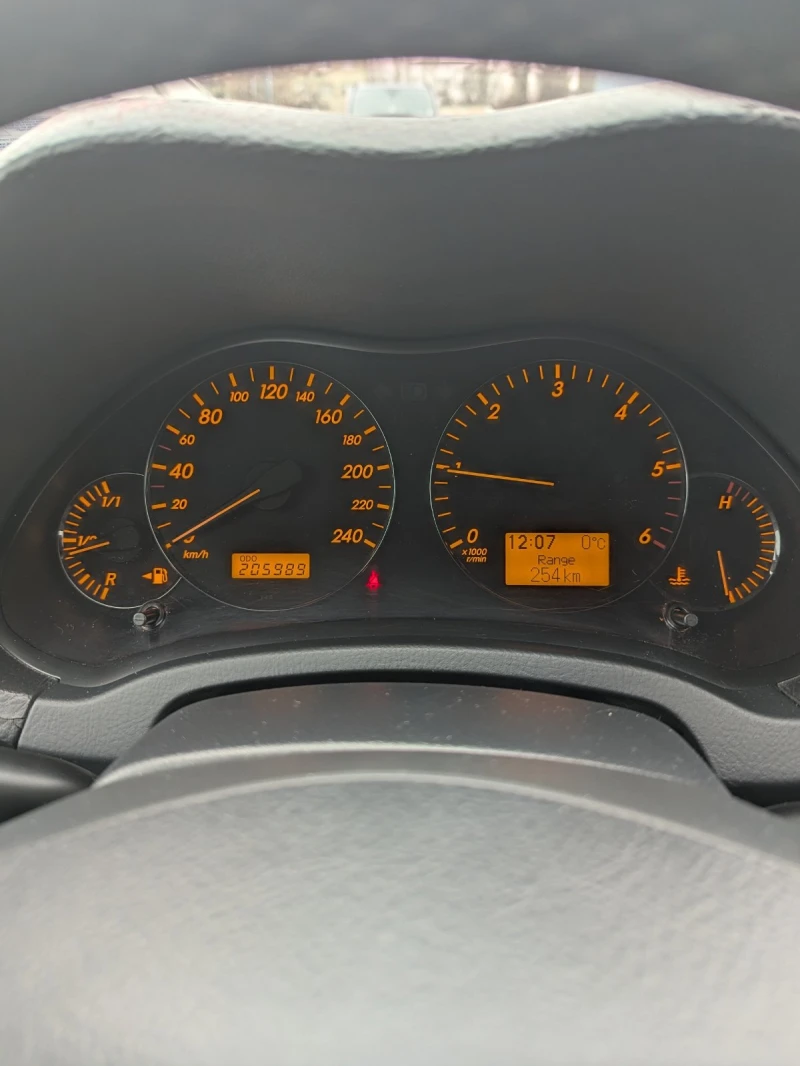 Toyota Avensis D4D, снимка 8 - Автомобили и джипове - 53210492