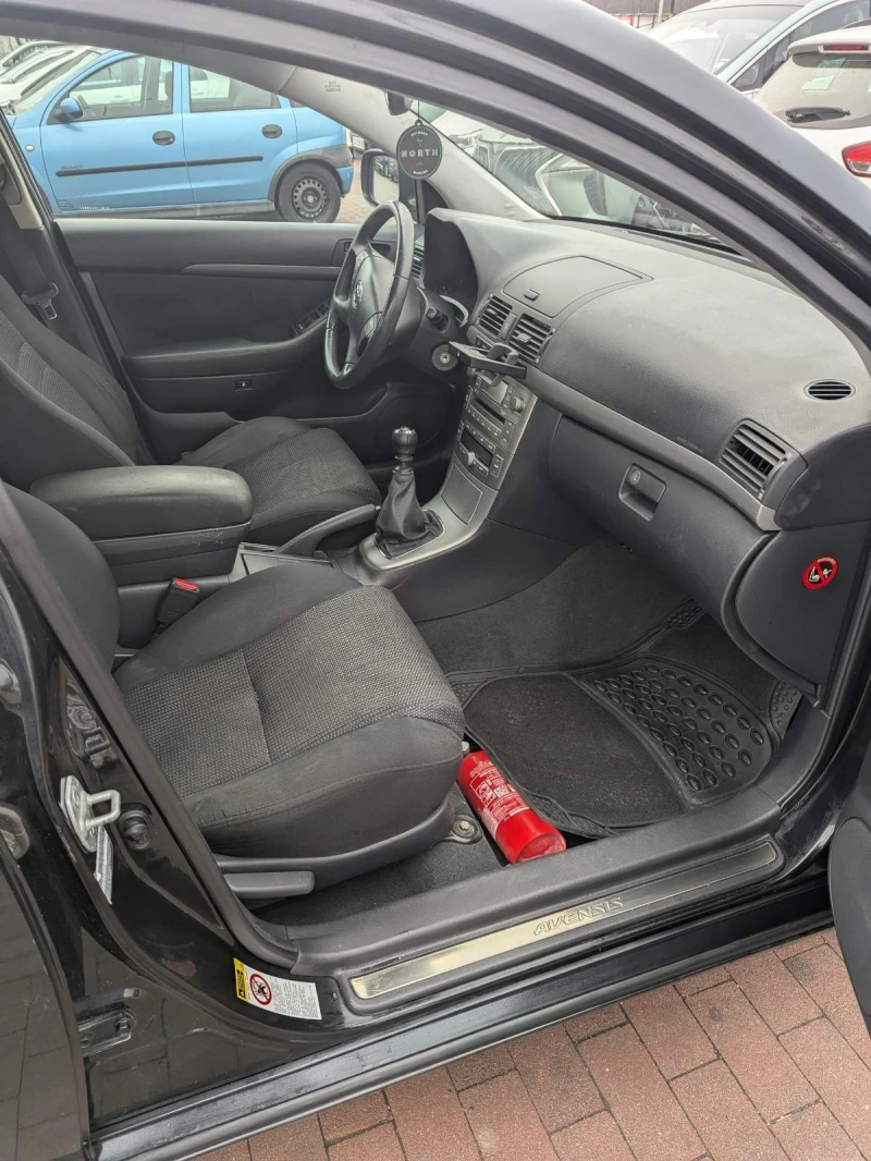 Toyota Avensis D4D, снимка 11 - Автомобили и джипове - 53210492
