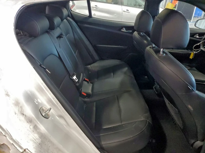 Kia Stinger, снимка 10 - Автомобили и джипове - 53479778