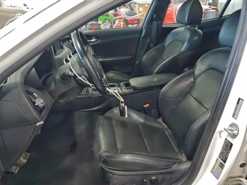 Kia Stinger, снимка 7 - Автомобили и джипове - 53479778