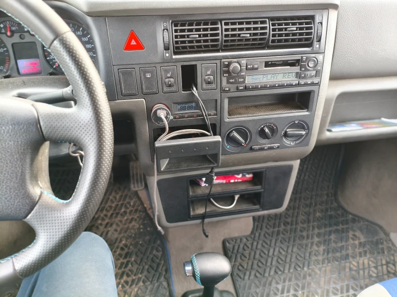 VW Multivan 2.5tdi multivan, снимка 8 - Автомобили и джипове - 53539423