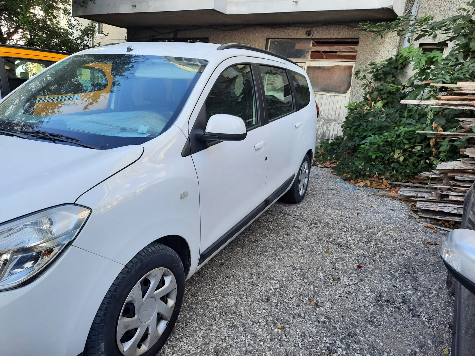 Dacia Lodgy 1.6 Бензин Фабрична ГАЗ/LPG - изображение 2