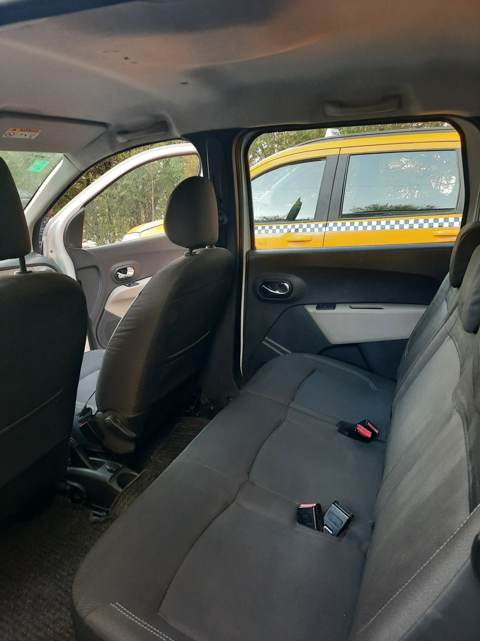 Dacia Lodgy 1.6 Бензин Фабрична ГАЗ/LPG - изображение 9