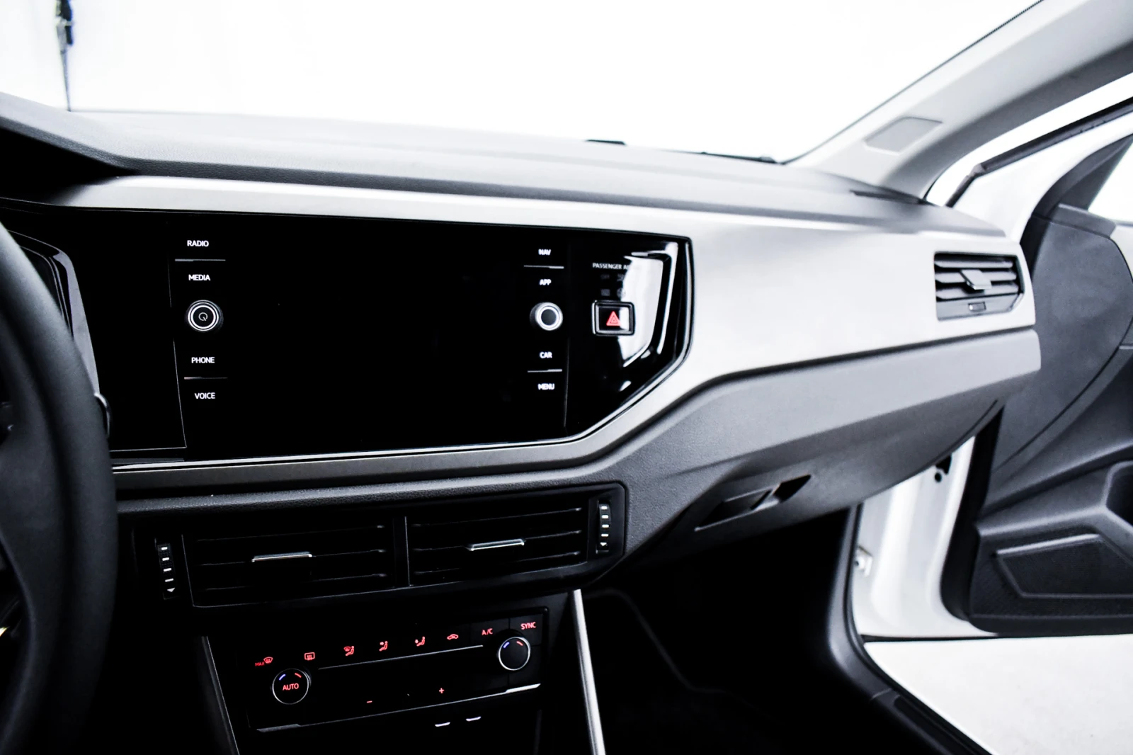 VW Polo 1.0I 95 kc. 2г.ГАРАНЦИЯ | Mobile.bg — изображение 14