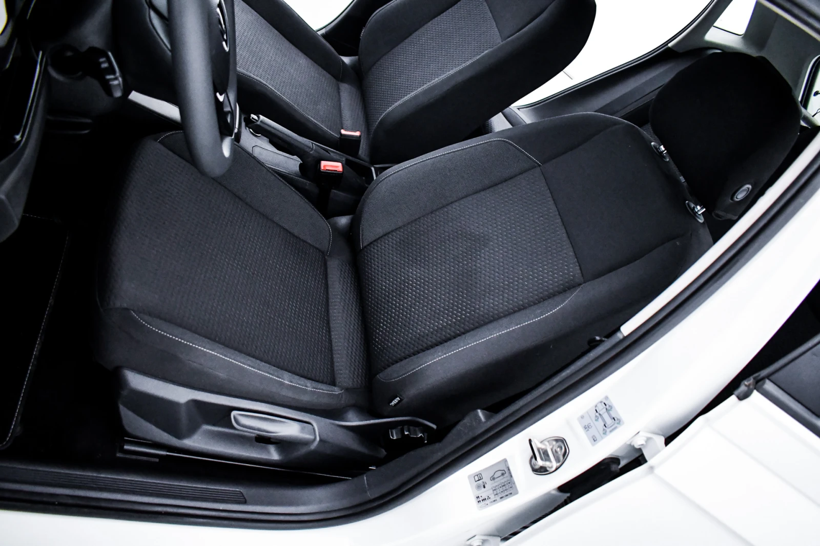 VW Polo 1.0I 95 kc. 2г.ГАРАНЦИЯ | Mobile.bg — изображение 16
