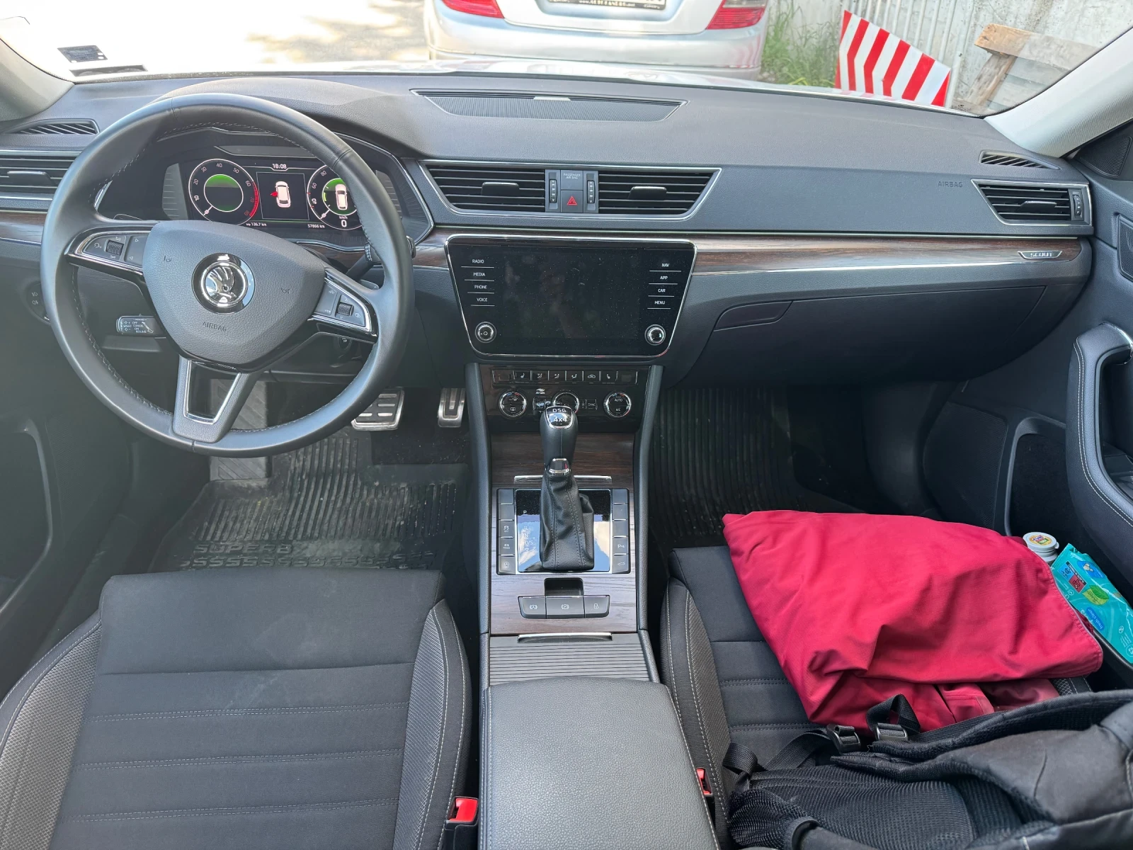 Skoda Superb Scout - изображение 4