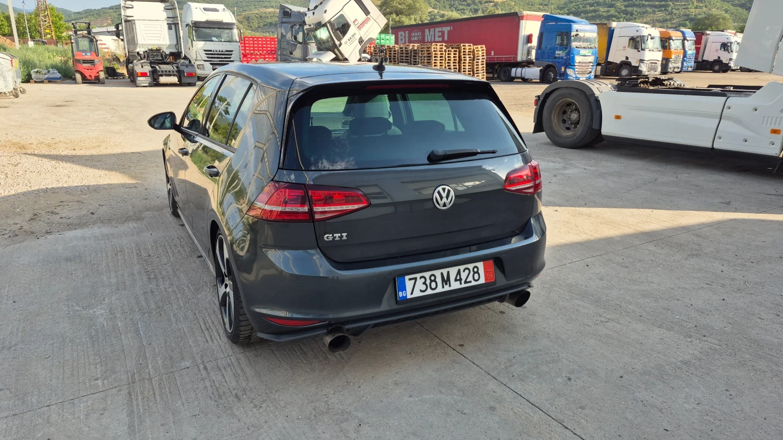 VW Golf GTI  270 КС - изображение 4