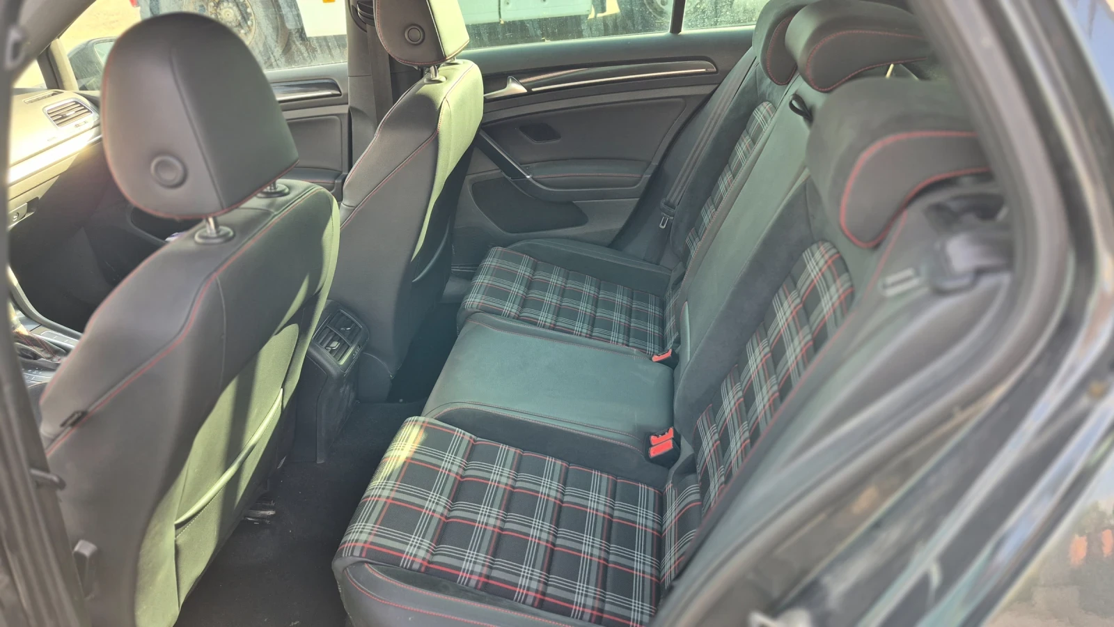 VW Golf GTI  270 КС - изображение 7