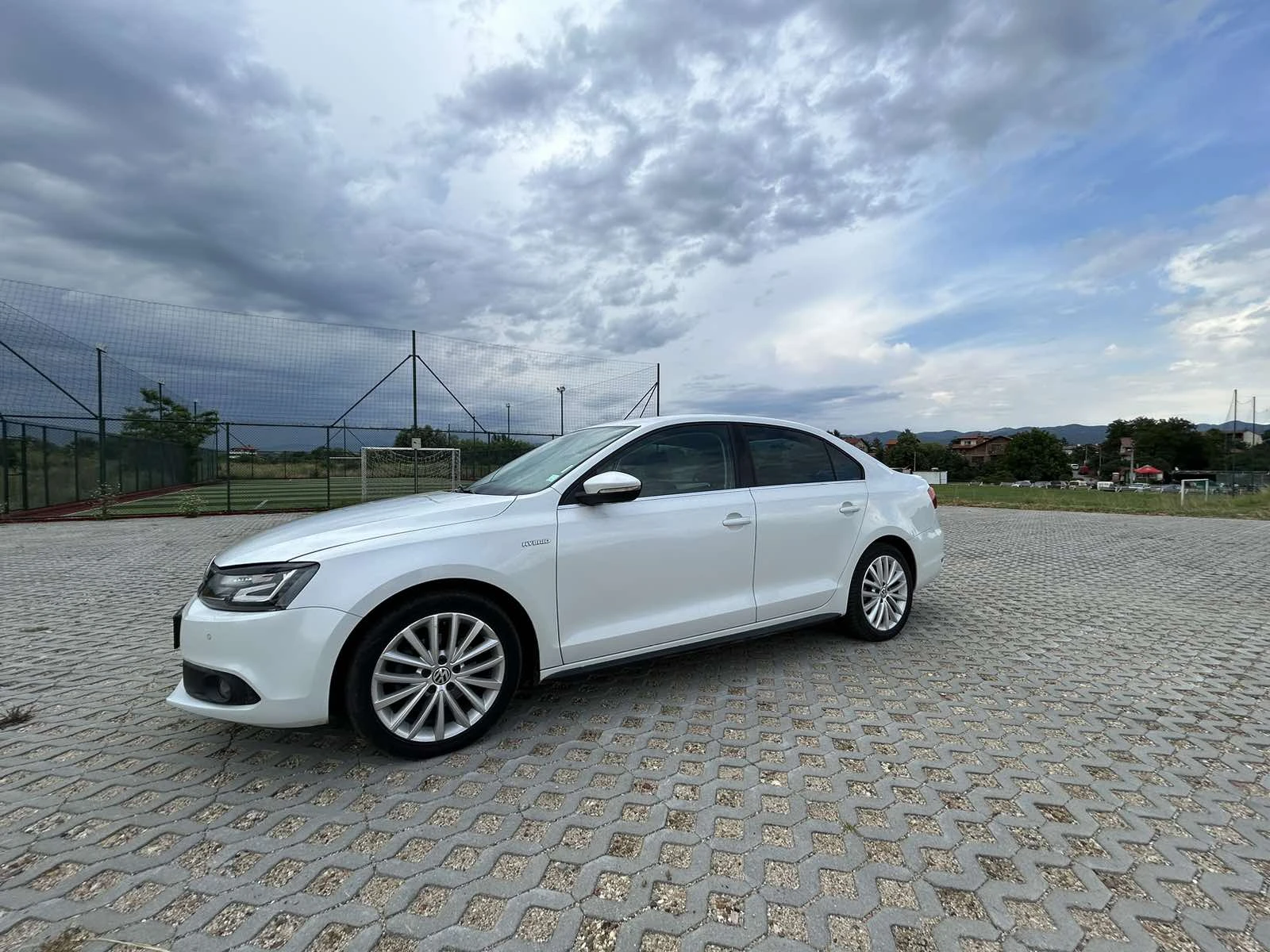 VW Passat JETTA Hybrid | Mobile.bg   1