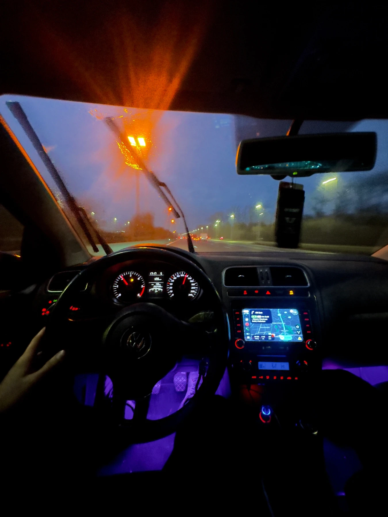 VW Polo 1.6 tdi - изображение 10