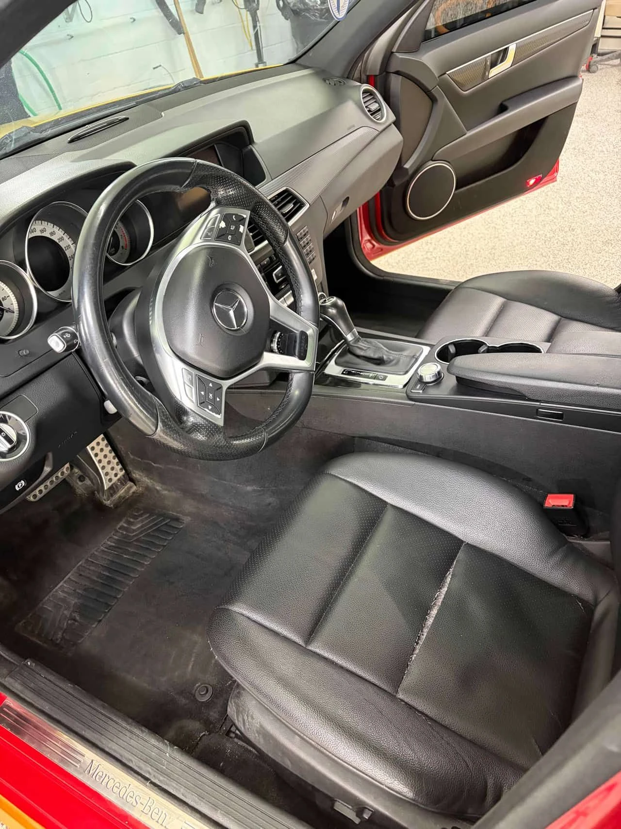 Mercedes-Benz C 300 * CARFAX * ЦЕНА ДО БГ, снимка 9 - Автомобили и джипове - 54378787