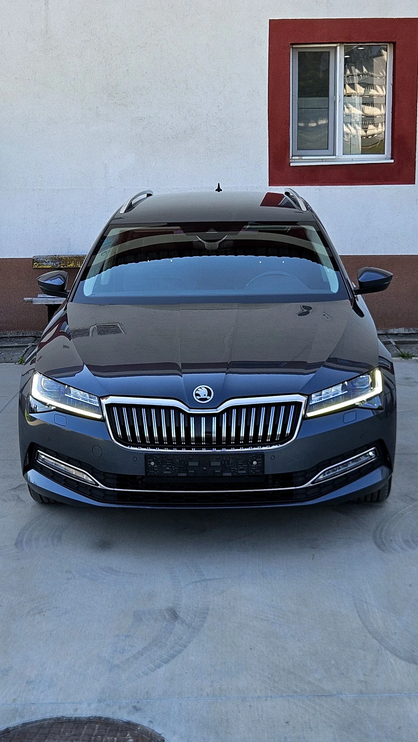 Skoda Superb Digital, AmbientLight, Crystal Lighting , снимка 7 - Автомобили и джипове - 54983537