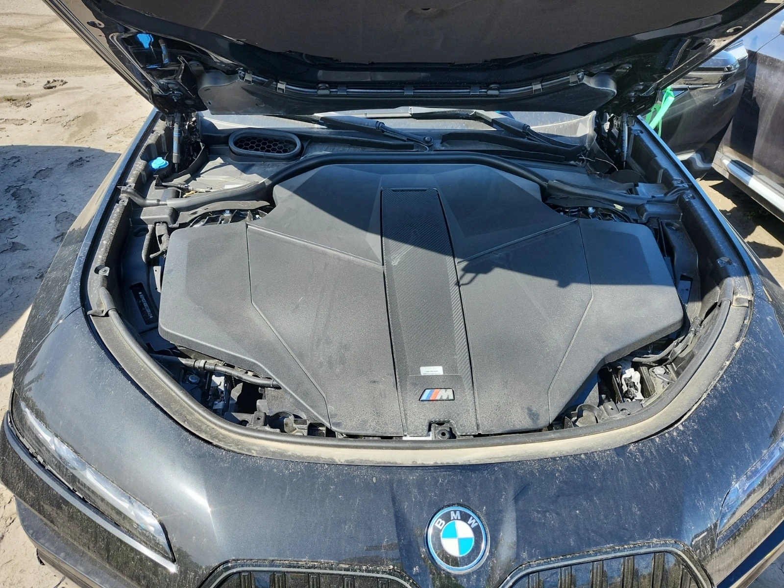 BMW i7 M70 XDRIVE | FULL | ЦЕНА ДО БЪЛГАРИЯ, снимка 16 - Автомобили и джипове - 55095179