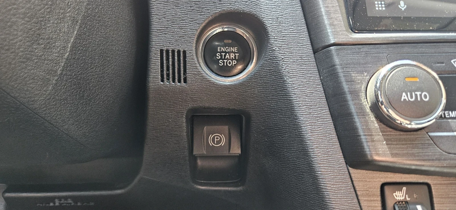 Toyota Avensis KEYLESS , CARPLAY, ANDROID AUTO реални километ, снимка 11 - Автомобили и джипове - 55122789