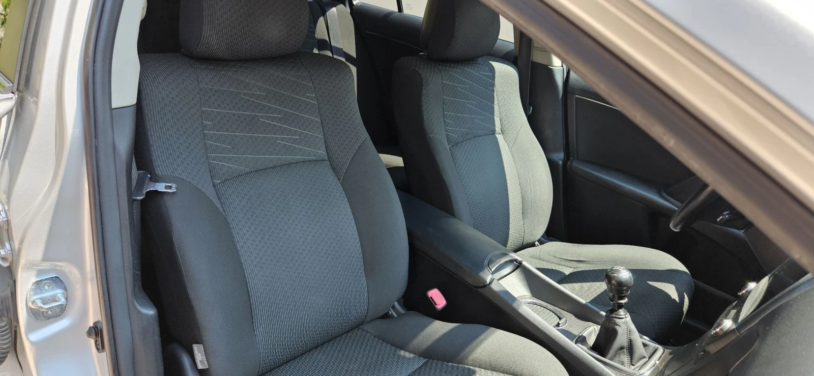 Toyota Avensis KEYLESS , CARPLAY, ANDROID AUTO реални километ, снимка 6 - Автомобили и джипове - 55122789