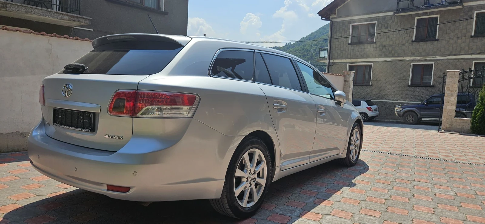 Toyota Avensis KEYLESS , CARPLAY, ANDROID AUTO реални километ, снимка 4 - Автомобили и джипове - 55122789