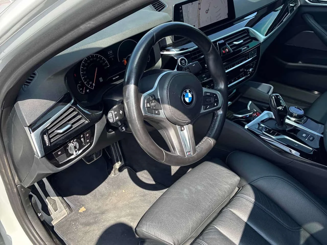 BMW 530 530i xDrive  CARFAX, снимка 5 - Автомобили и джипове - 55484221