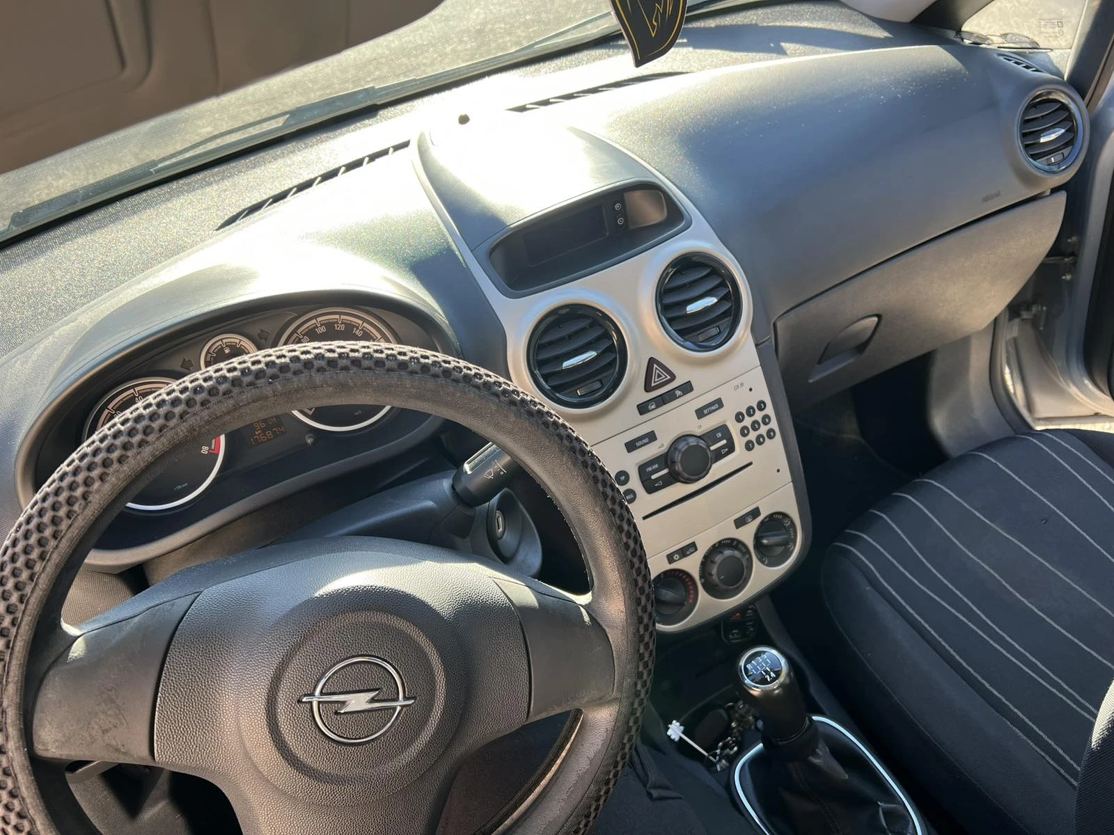 Opel Corsa 1.2i, снимка 5 - Автомобили и джипове - 55878040