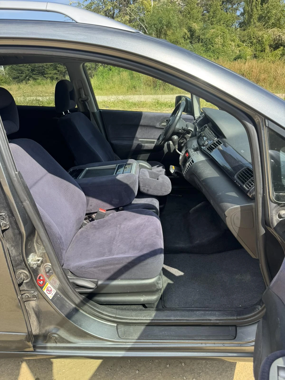 Honda Fr-v 1.8i 5+ 1, снимка 6 - Автомобили и джипове - 55935386