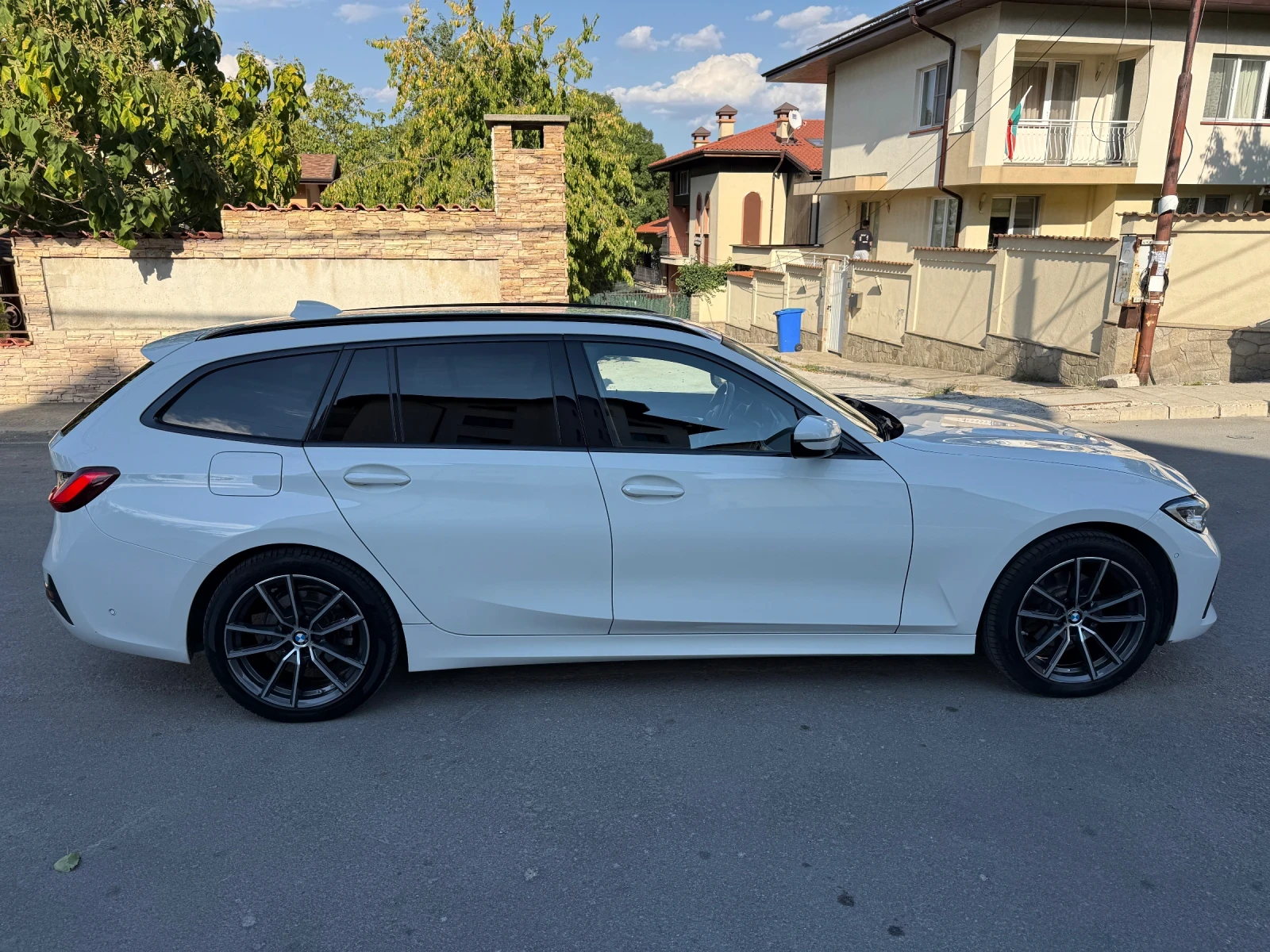 BMW 320 320d Mild hybrid Само на задно, снимка 3 - Автомобили и джипове - 56153671