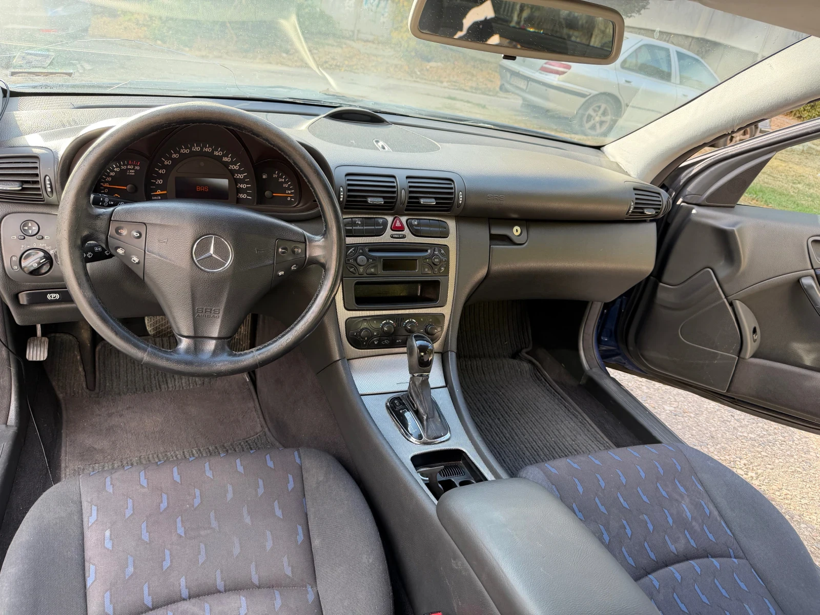 Mercedes-Benz C 180, снимка 8 - Автомобили и джипове - 56443051