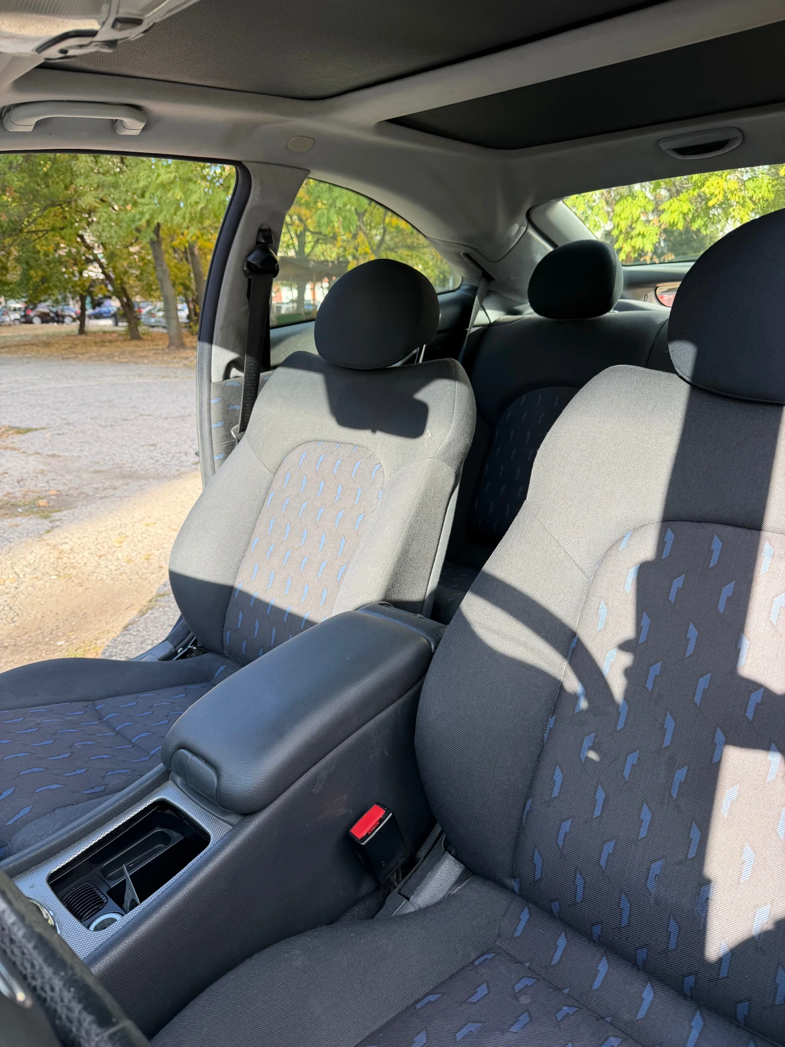 Mercedes-Benz C 180, снимка 9 - Автомобили и джипове - 56443051