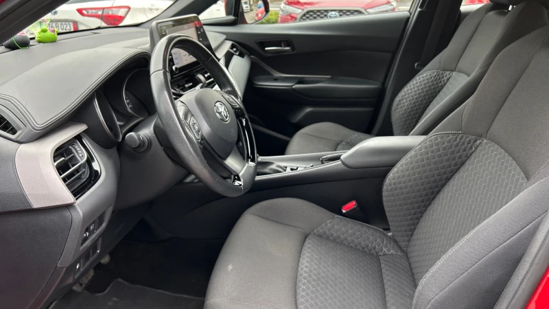 Toyota C-HR, снимка 9 - Автомобили и джипове - 47970279