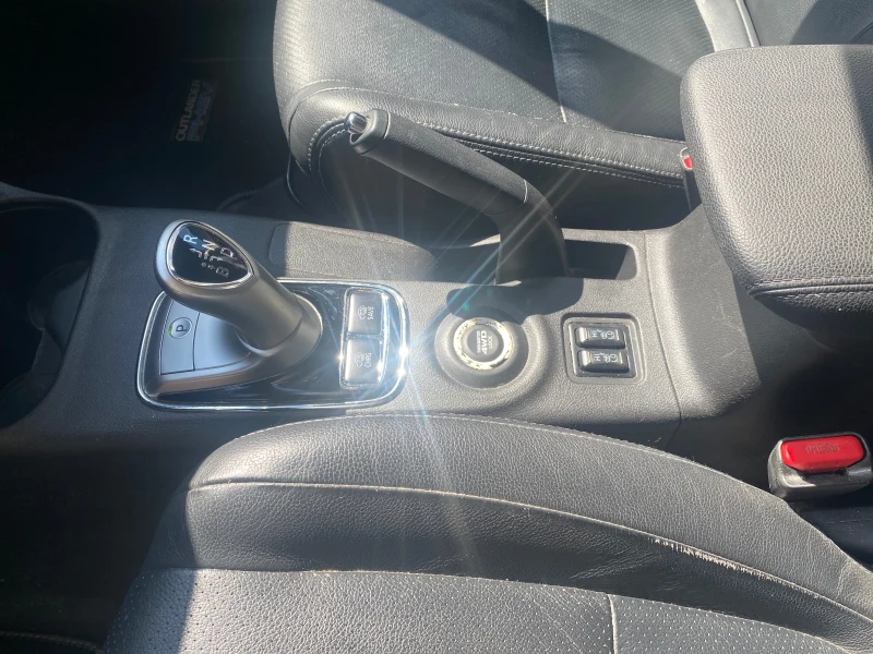 Mitsubishi Outlander, снимка 9 - Автомобили и джипове - 52878145