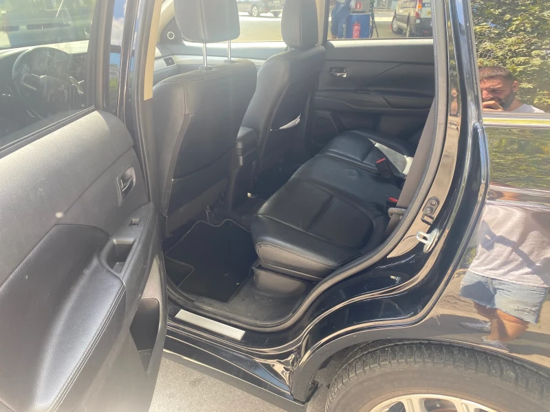Mitsubishi Outlander, снимка 7 - Автомобили и джипове - 52878145