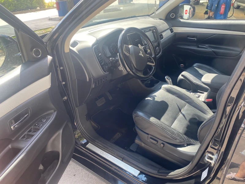 Mitsubishi Outlander, снимка 5 - Автомобили и джипове - 52878145