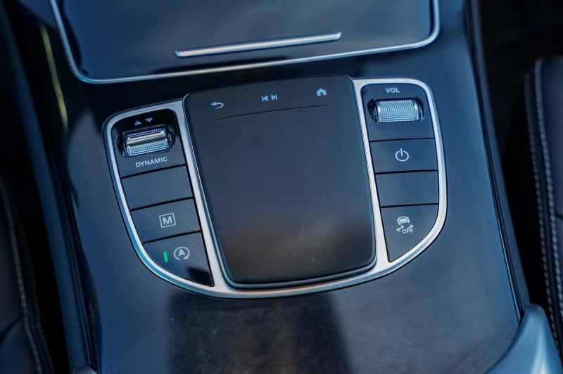 Mercedes-Benz GLC 300 2022* AMG PACK* NIGHT PACK* FACELIFT* PANO* KEYLES, снимка 12 - Автомобили и джипове - 52474319